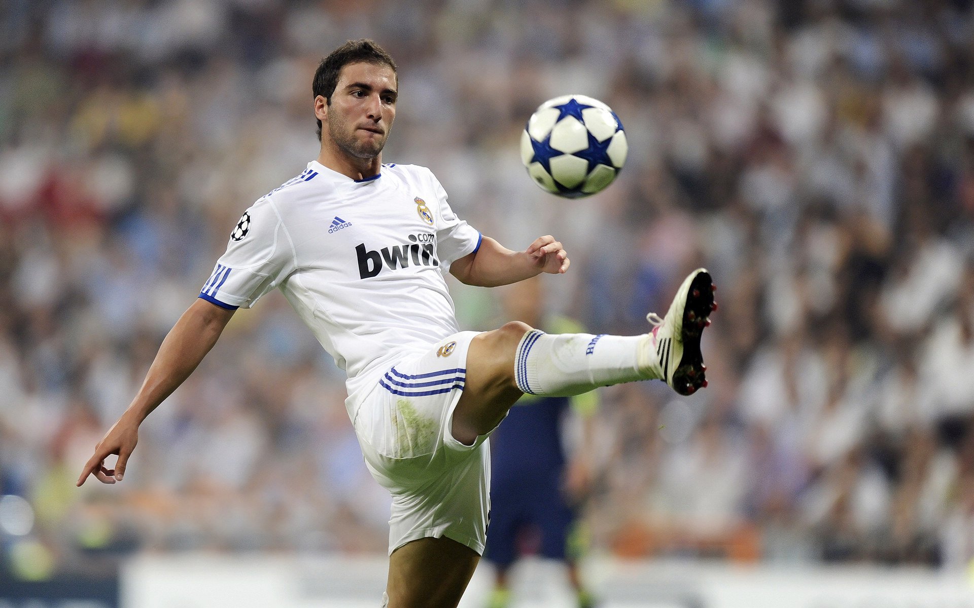 法兰克福客场-大胜沃尔夫斯堡,亨特梅开二度,德甲法兰克福对沃尔夫斯堡