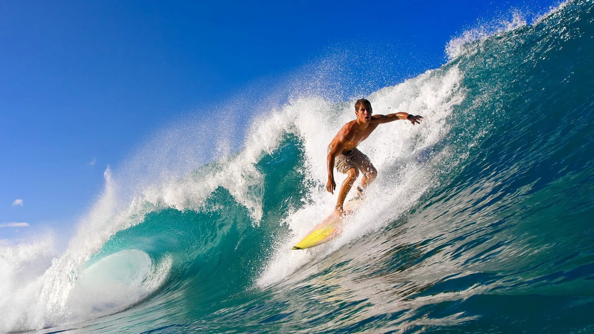 球迷创意助威,球场里外热情燃爆,球迷助威视频